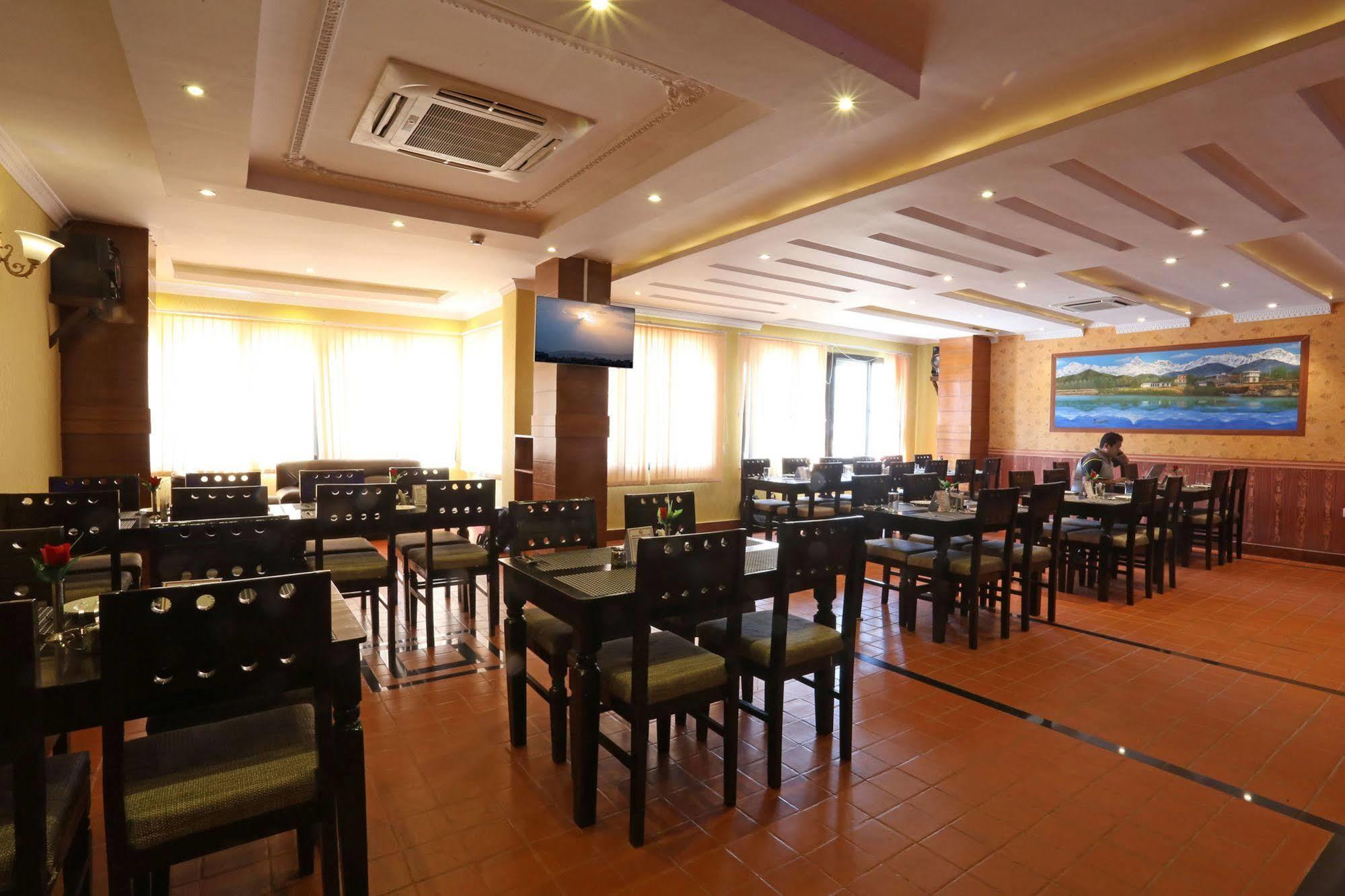Hotel Pokhara Goodwill Extérieur photo