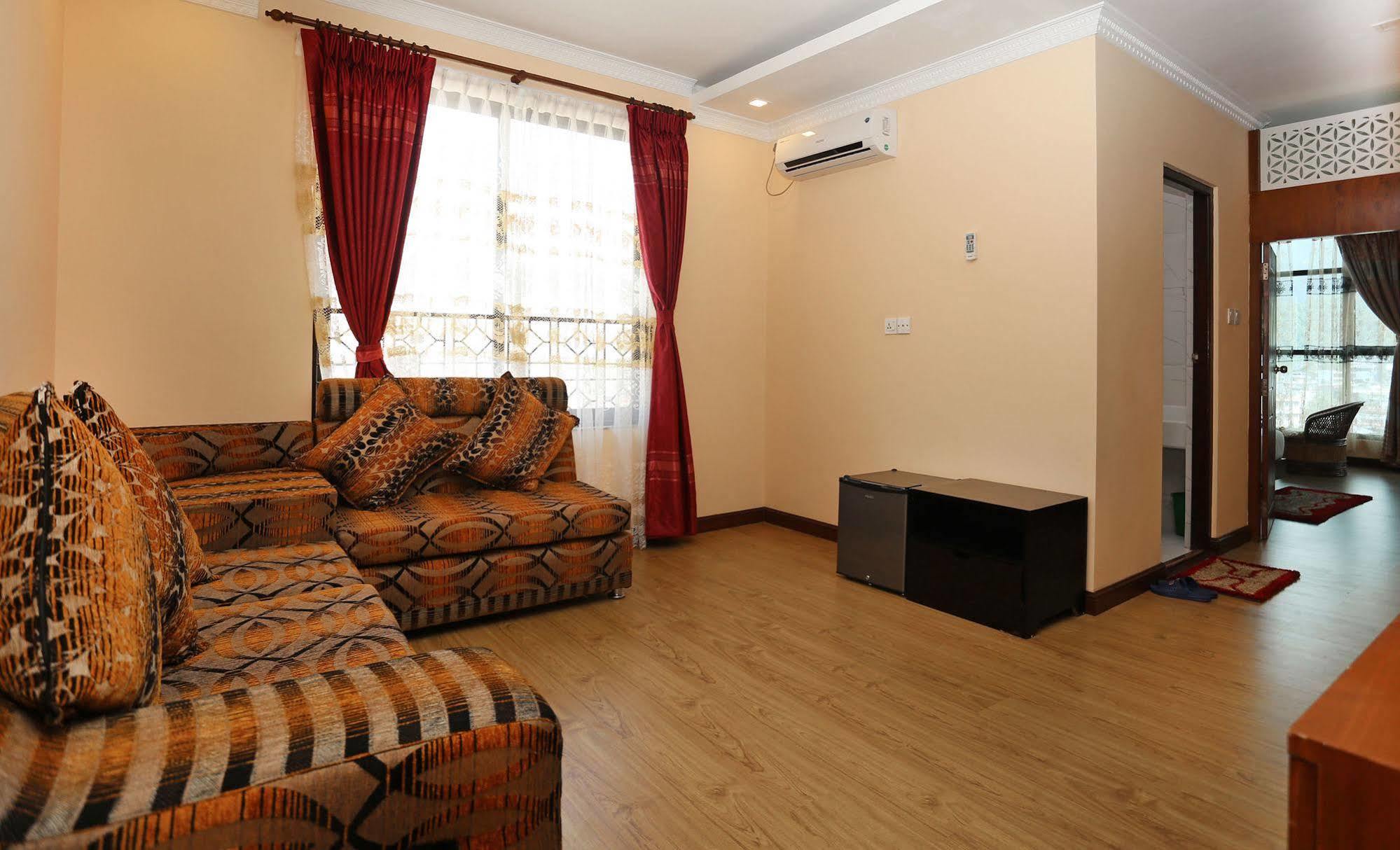 Hotel Pokhara Goodwill Extérieur photo