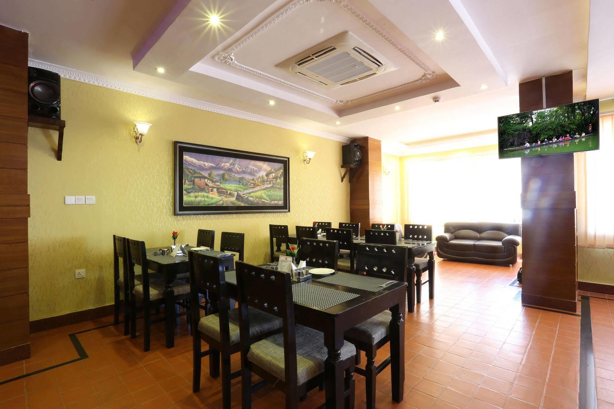 Hotel Pokhara Goodwill Extérieur photo